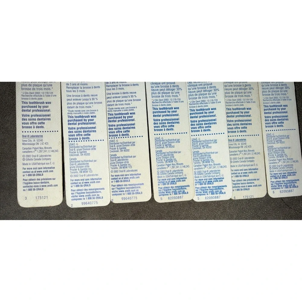 Lot of‎ 7 Oral B Toothbrushes Advantage Soft Compact 35 Bristle 2002